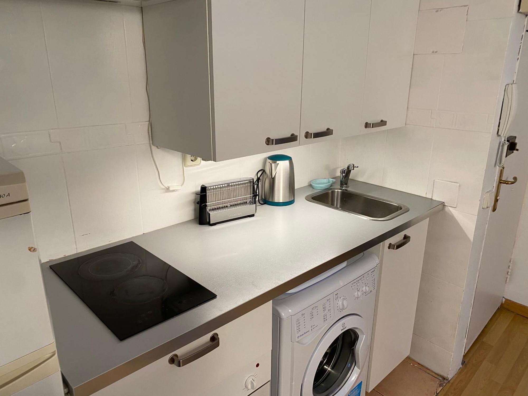 San Bernabe, Apartamento Para 2 En Las Vistillas Junto A Metro Puerta De Toledo 마드리드 외부 사진